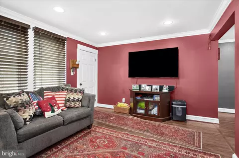 1328 Stevens Ave, Halethorpe, MD 21227 photo 3