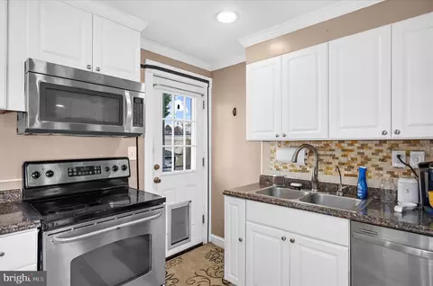 1328 Stevens Ave, Halethorpe, MD 21227 photo 10