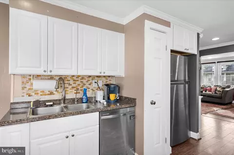 1328 Stevens Ave, Halethorpe, MD 21227 photo 11