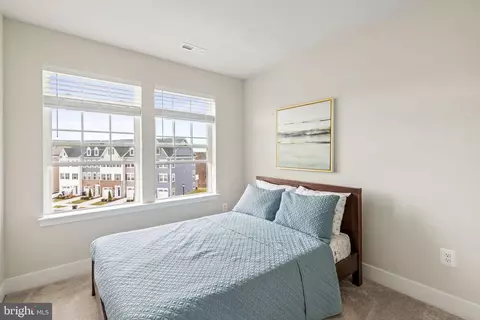 Bedroom - 2045 Ivory Brook Rd, Windsor Mill, MD 21244 photo 4 of 7