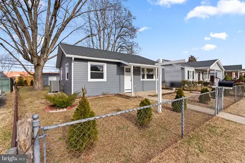 13 Longeron Dr, Middle River, MD 21220 photo 2