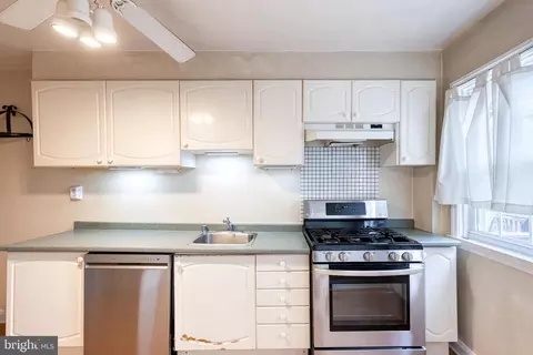 Kitchen - 122 Regester Ave, Baltimore, MD 21212 photo 1 of 2