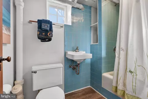 Bath - 421 Regester Ave, Baltimore, MD 21212 photo 3 of 3