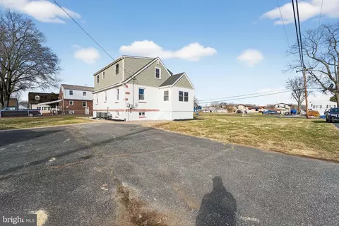 Exterior - 1200 Seneca Rd, Middle River, MD 21220 photo 2 of 4