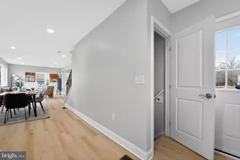Entry Way - 1200 Seneca Rd, Middle River, MD 21220 photo 7 of 10