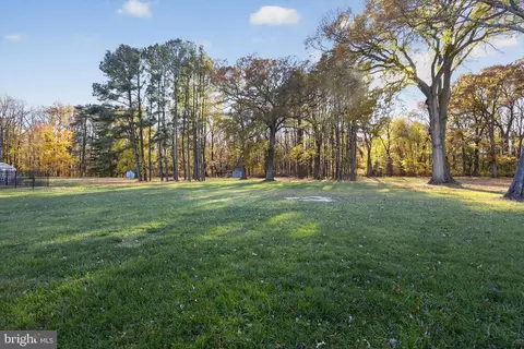 Exterior - 1110 Seneca Rd, Middle River, MD 21220 photo 3 of 3