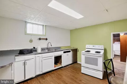Kitchen - 1110 Seneca Rd, Middle River, MD 21220 photo 3 of 4