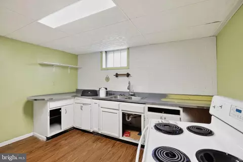 Kitchen - 1110 Seneca Rd, Middle River, MD 21220 photo 4 of 4