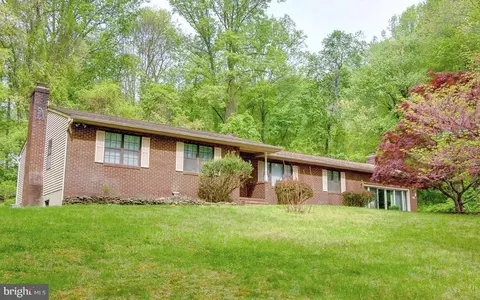 8608 Kratz Ln, Windsor Mill, MD 21244