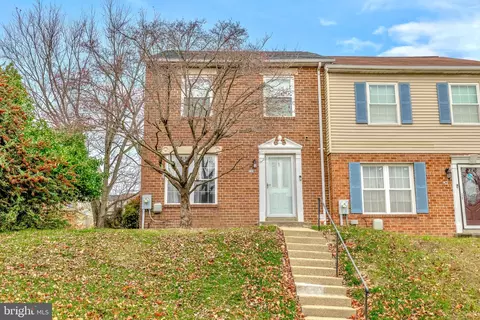 22 Clearlake Ct, Parkville, MD 21234