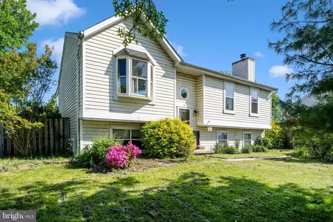 17 Taos Cir, Middle River, MD 21220