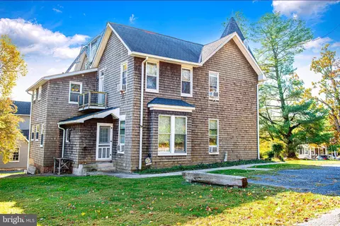 Exterior - 1537 S Rolling, Halethorpe, MD 21227 photo 2 of 6