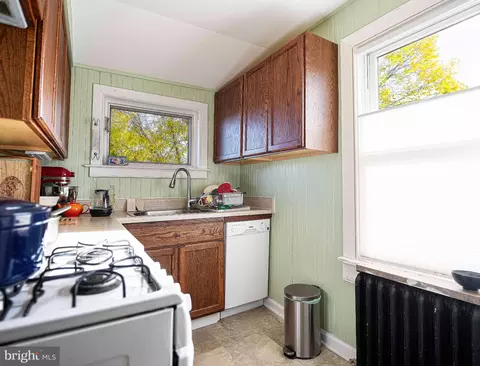 Kitchen - 1537 S Rolling, Halethorpe, MD 21227 photo 2 of 3