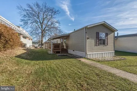 94 Ginwood Ln, Essex, MD 21221