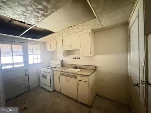 2165 Firethorn Rd, Middle River, MD 21220 photo 7