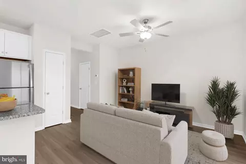 Living - 8128 Bartholomew Ct, Baltimore, MD 21206 photo 3 of 3