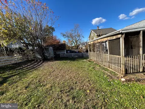 Exterior - 323 Third Ave, Lansdowne, MD 21227 photo 3 of 4