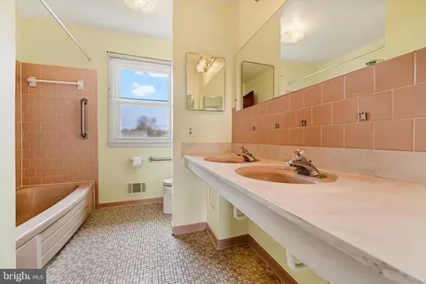 Bath - 4108 Baker Ln, Nottingham, MD 21236 photo 1 of 2