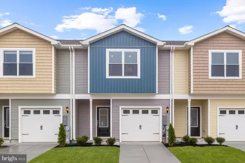 8151 Bartholomew Ct, Baltimore, MD 21206
