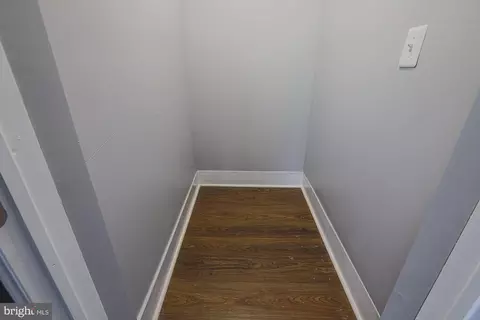 Entry Way - 9 Glenmore Ave, Baltimore, MD 21206 photo 2 of 7