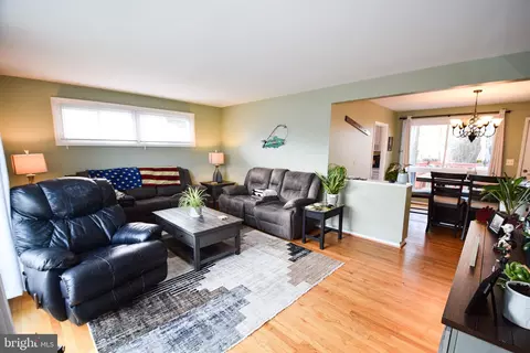 8816 Spring Rd, Parkville, MD 21234