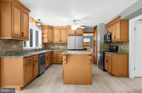 Kitchen - 3300 Paper Mill Rd, Phoenix, MD 21131 photo 2 of 6