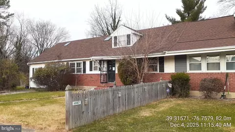 7104 Iverson Ct, Windsor Mill, MD 21244