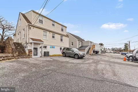 Exterior - 1424 E Joppa Rd, Towson, MD 21286 photo 5 of 6