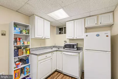 Kitchen - 1424 E Joppa Rd, Towson, MD 21286 photo 2 of 2