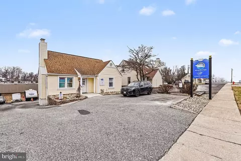 Exterior - 1424 E Joppa Rd, Towson, MD 21286 photo 2 of 6