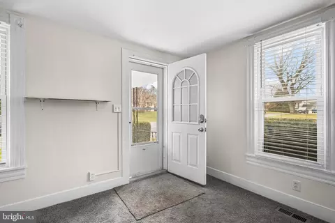 15 Wolf Ave, Reisterstown, MD 21136 photo 4
