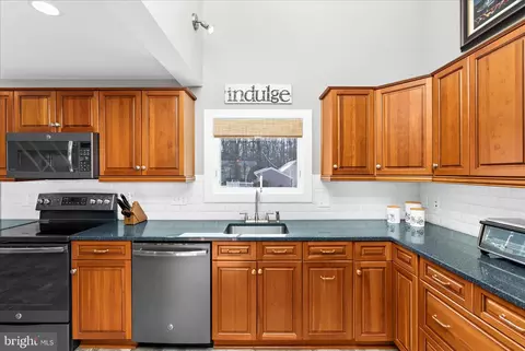 Kitchen - 3830 New Section Rd, Middle River, MD 21220 photo 5 of 5