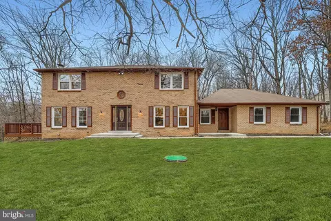 2 Houndstooth Ct, Owings Mills, MD 21117