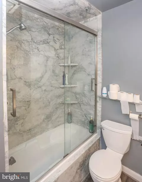 Bath - 6901 Ridgeway Rd, Dundalk, MD 21222 photo 3 of 7