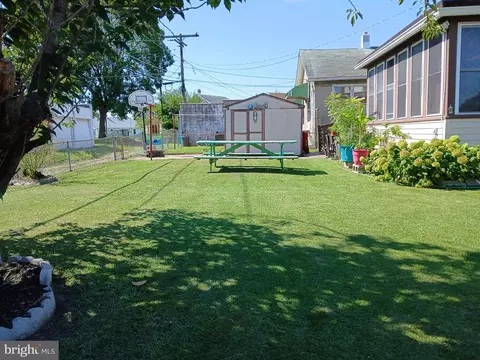 Exterior - 6901 Ridgeway Rd, Dundalk, MD 21222 photo 3 of 5
