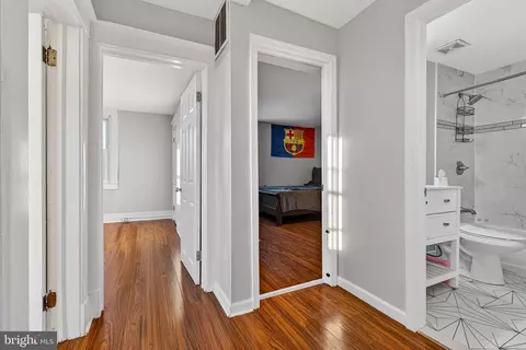 Entry Way - 511 47th St, Baltimore, MD 21224 photo 2 of 6