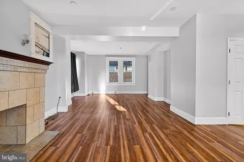 Living - 511 47th St, Baltimore, MD 21224 photo 4 of 5