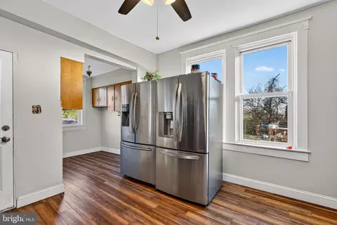 Entry Way - 511 47th St, Baltimore, MD 21224 photo 6 of 6