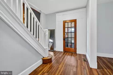 Entry Way - 511 47th St, Baltimore, MD 21224 photo 3 of 6