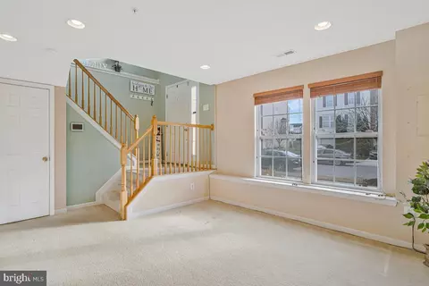 Living - 9831 Biggs Rd, Middle River, MD 21220 photo 2 of 6