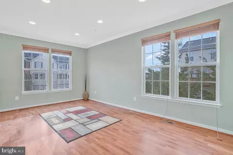 Living - 9831 Biggs Rd, Middle River, MD 21220 photo 3 of 6