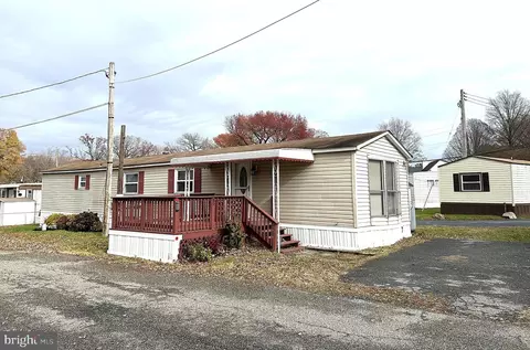 2400 Lincoln Ave #15, Sparrows Point, MD 21219