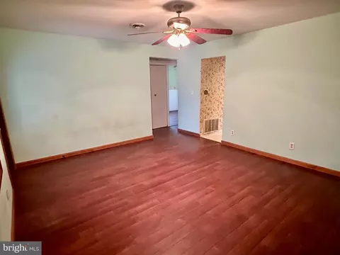 Living - 28 Right Wing Dr, Middle River, MD 21220 photo 3 of 5