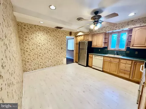 Kitchen - 28 Right Wing Dr, Middle River, MD 21220 photo 2 of 4