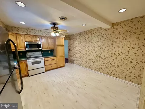 Kitchen - 28 Right Wing Dr, Middle River, MD 21220 photo 3 of 4