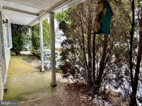 Exterior - 28 Right Wing Dr, Middle River, MD 21220 photo 2 of 2