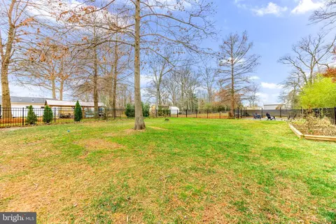 Exterior - 3628 Bay Dr, Middle River, MD 21220 photo 17 of 19