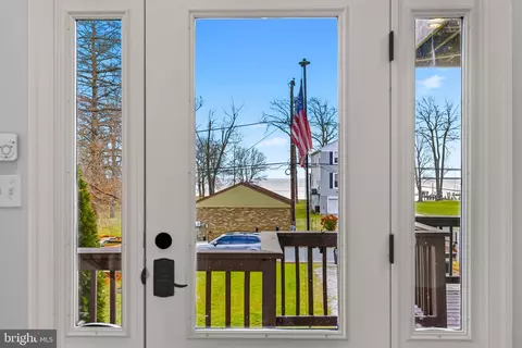 Entry Way - 3628 Bay Dr, Middle River, MD 21220 photo 12 of 12