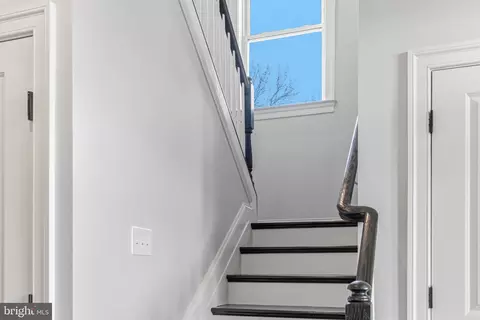 Entry Way - 3628 Bay Dr, Middle River, MD 21220 photo 7 of 12