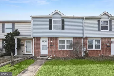 26 Bonbon Ct, Reisterstown, MD 21136